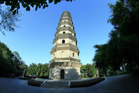  Pagoda Żujiang - Piękny symbol Nanning i oaza spokoju w sercu miasta!