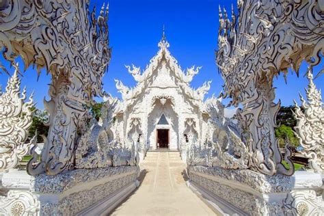 Wat Rong Khun: Biała Świątynia Tajemnic I Niesamowitych Sztuk